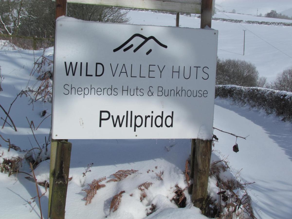 Wild Valley Bunkhouse Llanrhaeadr-ym-Mochnant Exteriör bild